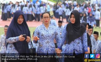 Pembayaran THR PNS dan TNI / Polri 24 Mei, Honorer Gigit Jari - JPNN.com