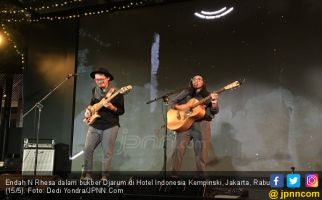 Endah N Rhesa Bawakan Lagu Opick di Acara Bukber Djarum - JPNN.com