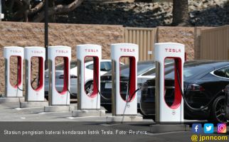 Mobil Listrik Tesla Bakal Mampu Menempuh Jarak 1,6 Juta Kilometer - JPNN.com