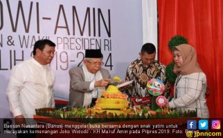 Rayakan Kemenangan Jokowi - Kiai Ma'ruf, Barisan Nusantara Berbagi Dengan Anak Yatim - JPNN.com