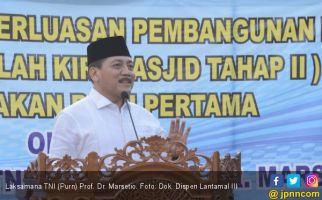 Pesan Eks Kasal Saat Peletakan Batu Pertama Pembangunan Pendopo Masjid Nurul Bahri - JPNN.com