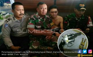 Penumpang Lion Air Ditangkap Lantaran Bawa Senpi Rakitan Plus 8 Peluru - JPNN.com