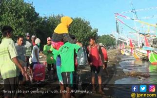 Dalam Sehari, Nelayan Bisa Gendong 100 Orang Pemudik - JPNN.com