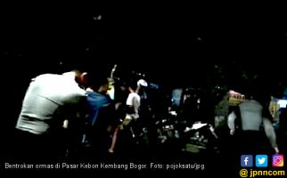 2 Ormas Bentrok di Pasar Kebon Kembang Gegara Berebut Lahan Parkir - JPNN.com