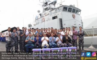 Komandan Gugus Tempur Laut Berkunjung ke KRI Pandrong-801, Begini Pesannya - JPNN.com