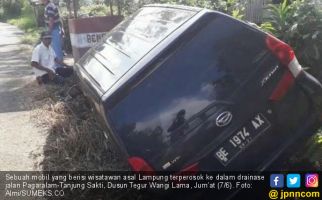 Sopir Mengantuk, Mobil asal Lampung Nyungsep di Pagaralam - JPNN.com