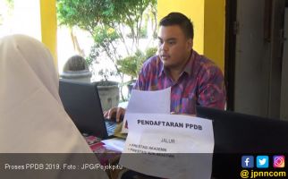 Bunda Kaget Anaknya Gagal PPDB, Kalah Bersaing dengan Calon Siswa Nilai Rendah - JPNN.com