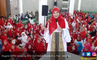 Bunda Eva, Caleg PDIP Peraih Suara Terbanyak di Lampung Layak Jadi Ketua DPRD - JPNN.com