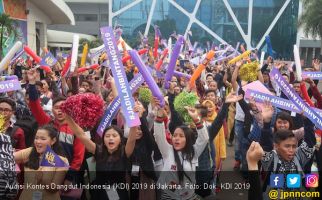 Ratusan Orang Berebut Jadi Penyanyi Dangdut di Jakarta - JPNN.com