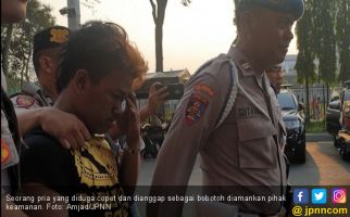 Picu Kericuhan di Duel Klasik Persija vs Persib, Seorang Penonton Diamankan Polisi - JPNN.com