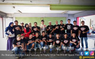 Rio Bramantio dan Rian Risky Sumbang 10 Trophy Untuk Tim B16 AP Speed - JPNN.com