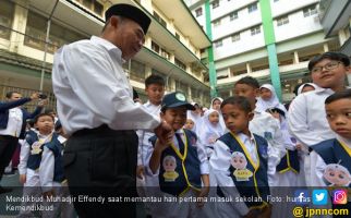 Tinjau Hari Pertama Sekolah, Mendikbud Minta Terapkan Sistem Kakak dan Adik Asuh di PLS - JPNN.com