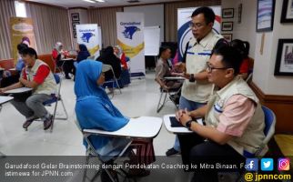 Ikut Program Kampung Wirausaha Garudafood, Ratna Merasa Terbantu - JPNN.com