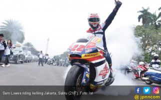 Sam Lowes Riding Keliling Jakarta, Hormat ke Patung Sudirman Hingga Target Moto2 - JPNN.com