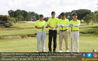 Panglima TNI Olahraga Golf Bersama Pangab Singapura - JPNN.com