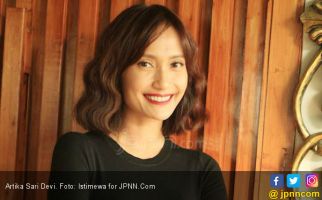 Artika Sari Devi Sering Dikagetin Suami Gegara Ini - JPNN.com