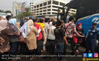 KRL Tak Beroperasi, Transjakarta dari Depok Kelimpahan Penumpang - JPNN.com