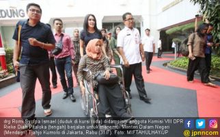 Drg Romi Penyandang Disabilitas Akhirnya Diangkat Jadi CPNS, Ditempatkan di RSUD - JPNN.com