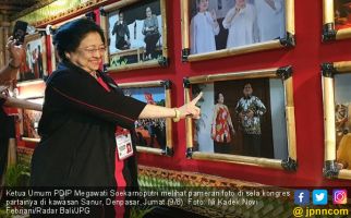 Sambil Menunjuk Gambar Prabowo, Megawati: Ini Foto Favorit Saya - JPNN.com