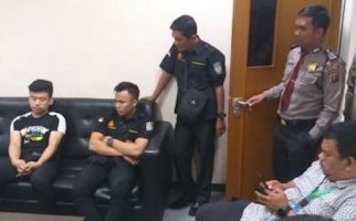 Berita Terbaru Oknum Anggota Dewan yang Ketangkap Bawa Alat Isap Sabu di Bandara - JPNN.com