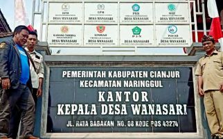 Perjuangan Masyarakat Desa Wanasari Cianjur Mencari Sinyal Telekomunikasi dan Internet - JPNN.com