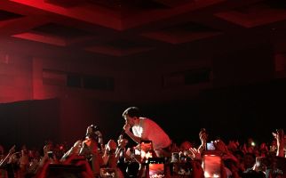 Konser Mike Shinoda yang Mengaduk Emosi - JPNN.com