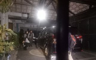 KPK Bawa Satu Koper Setelah Lima Jam Geledah Rumah Bupati Muara Enim - JPNN.com