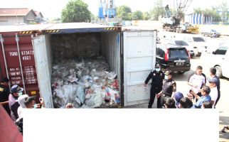 Ratusan Kontainer Bermuatan Sampah dan Limbah Beracun Masuk Lagi ke Batam - JPNN.com