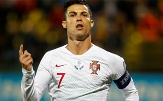 Cristiano Ronaldo Tinggal Berjarak 16 Gol Lagi dengan Bomber Iran Ali Daei - JPNN.com