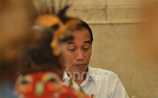 Jokowi Hari ini Penuhi Janji Pada Anak-Anak Papua - JPNN.com
