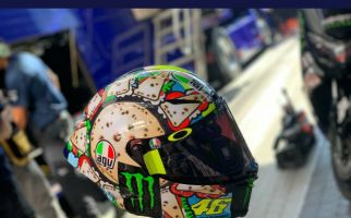 Jalankan Tradisi, Rossi Pakai Helm dengan Livery Spesial di MotoGP San Marino - JPNN.com