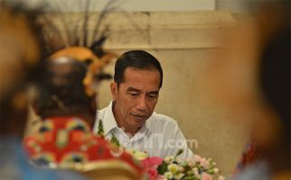 Sebaiknya Jokowi Temui 2 Orang Tua Ini, Minta Saran soal Konflik Papua - JPNN.com