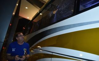 Bus Persib Diserang: Pelipis Febri Hariyadi Berdarah, Kepala Omid Nazari Sobek - JPNN.com