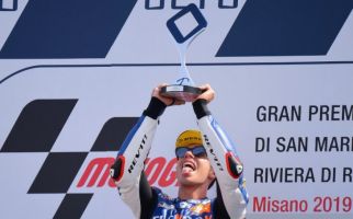 Moto2 San Marino: Fernandez Menangi Duel dengan Giannantonio, Dimas Ekky Masih Absen - JPNN.com