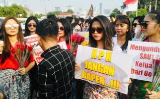 Puluhan Perempuan Cantik Dukung Langkah DPR Sahkan Revisi UU KPK - JPNN.com