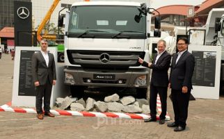 Kendaraan Niaga Mercedes-Benz Siap Telan Solar B30 - JPNN.com