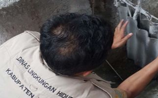 DLH Tutup Saluran Limbah Pabrik Laundry karena Mencemari Sungai Citeureup - JPNN.com