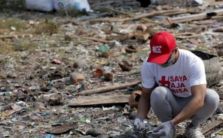 Mengintip Aksi Karyawan Sampoerna Jadi Relawan Bersih-Bersih Kota pada World Clean Up Day 2019 - JPNN.com