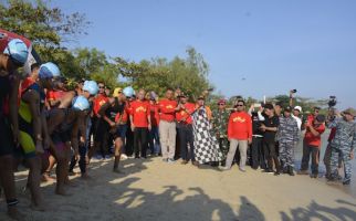 Kolonel Musleh Melepas 400 Peserta Kejuaraan Jepara Internasional Triathlon - JPNN.com