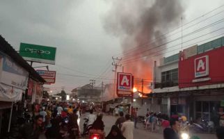 Tiga Kios di Lebak Banten Hangus - JPNN.com