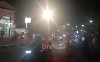 Massa Demo Ricuh Lari ke Petamburan, FPI Langsung Jaga Ketat Markas - JPNN.com
