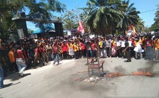 Soal Kematian Mahasiswa saat Demo di Kendari, 6 Polisi Bawa Senjata Api - JPNN.com
