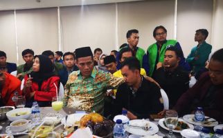 Mentan Amran Santap Siang Bersama Perwakilan BEM Pertanian Seluruh Indonesia - JPNN.com
