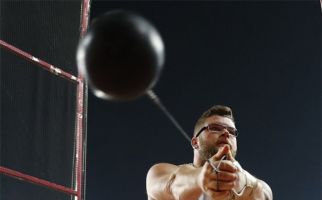 Lihat Aksi Pawel Fajdek, Pria Polandia yang Melontarkan Martil Sejauh 80,50 Meter - JPNN.com