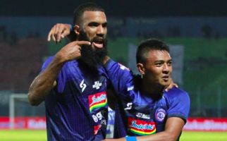 Arema FC 2 vs 0 PSM Makassar: Singo Edan Tembus Lima Besar - JPNN.com