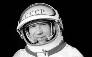 Berita Duka, Kosmonaut Rusia yang Pertama Berjalan di Angkasa Meninggal Dunia - JPNN.com