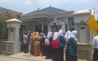Rumah Duka Mahasiswa Kedokteran Fairuz Anata yang Meninggal di JTTS Dibanjiri Pelayat - JPNN.com