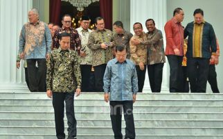 Mengharukan, Perpisahan Jokowi dan Para Menteri Kabinet, Ada Yang Berangkulan - JPNN.com