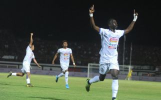 Persipura Harus Puas Berbagi Poin dengan Arema FC - JPNN.com