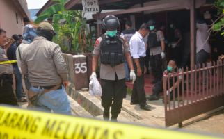 Densus 88 Geledah Rumah Terduga Teroris Lampung, Sejumlah Bahan Peledak Ditemukan - JPNN.com